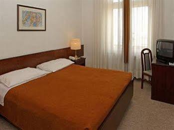 Riviera Guest house 2*