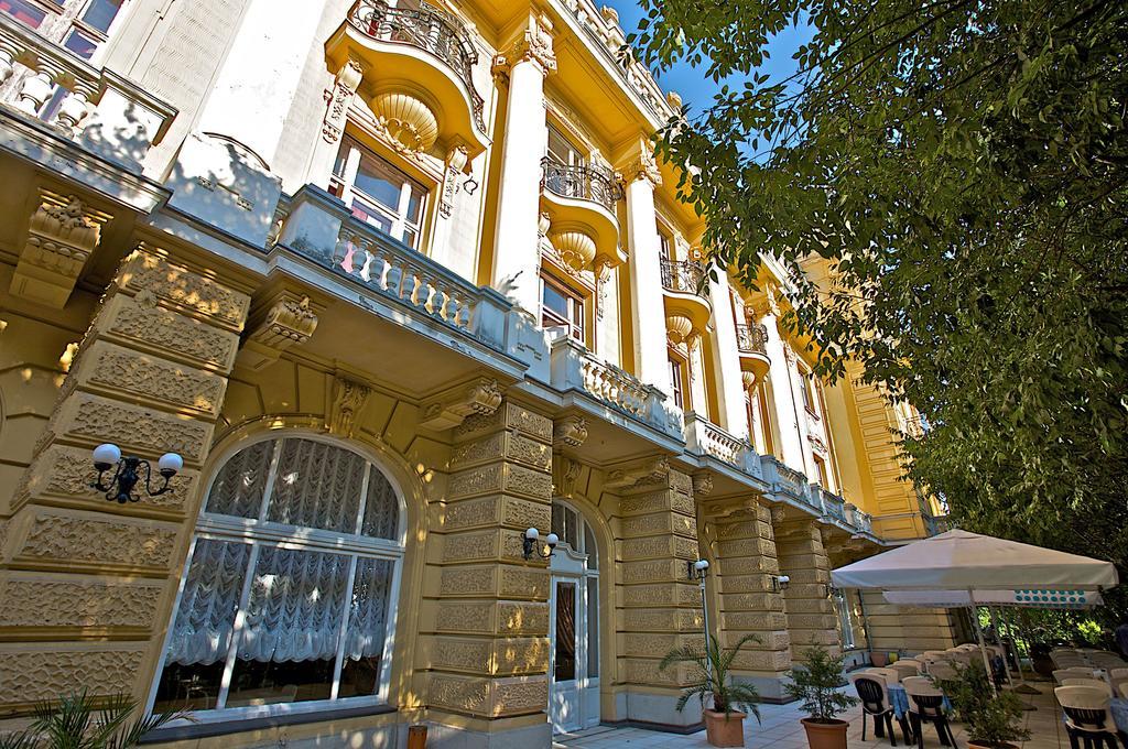 Riviera Guest house 2*