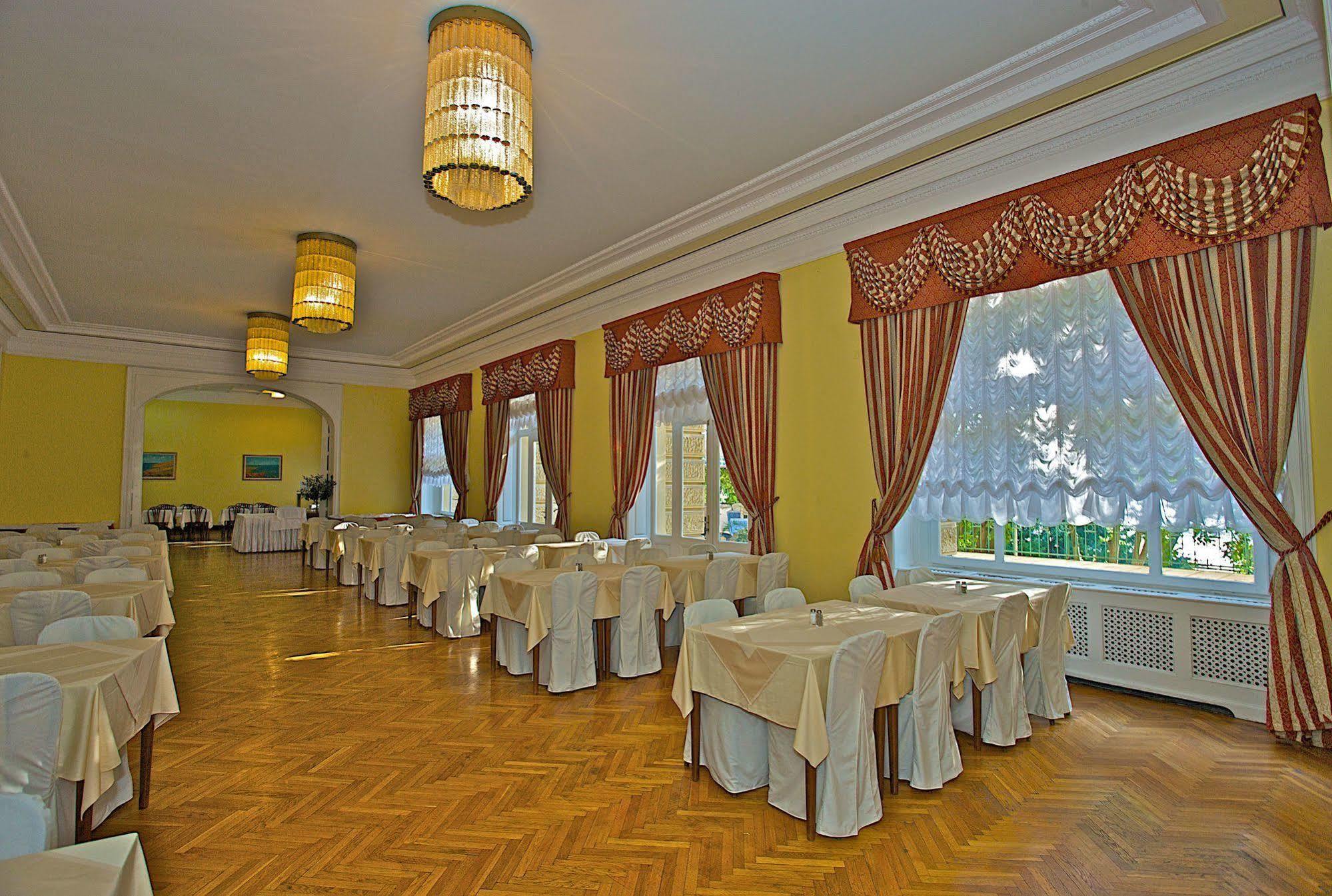 Riviera Guest house